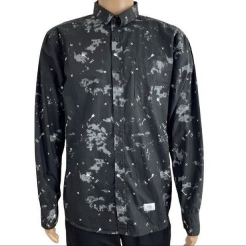 US VERSUS THEM button down arrows Long Sleeve shirt size XL
